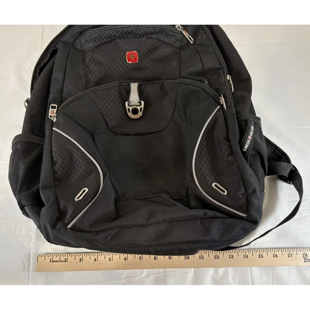 SWISSGEAR Black Backpack Men‎ Padded Zip Multiple Pockets Travel Business Casual